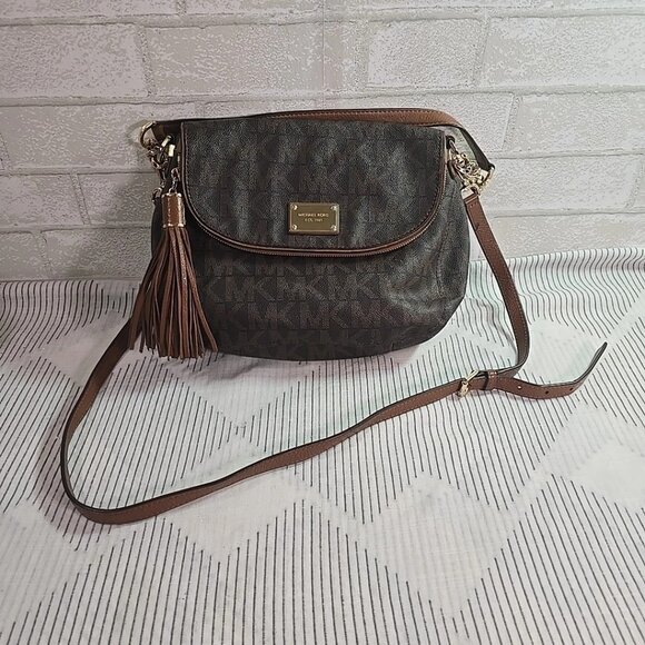 Michael Kors Signature Fold over Brown Leather Shoulder Bag Handbag w/ Tassell - Picture 13 of 13